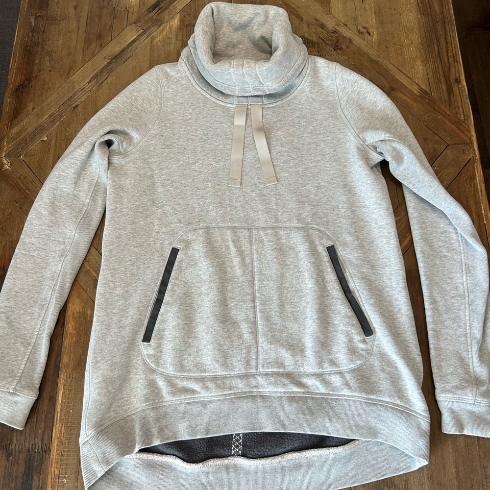 Lululemon sweatshirt